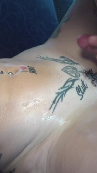 Sexy milfka se super prsatým tělem je ošukaná jako nikdy předtím