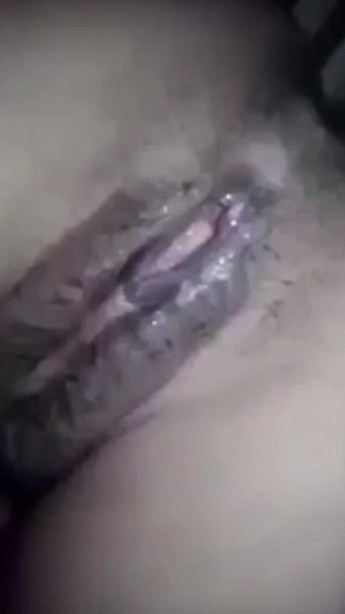 Horny_Tina: Дезі бхабі тіна, мускуляція, пестощі пальцями оголеної, частина 1