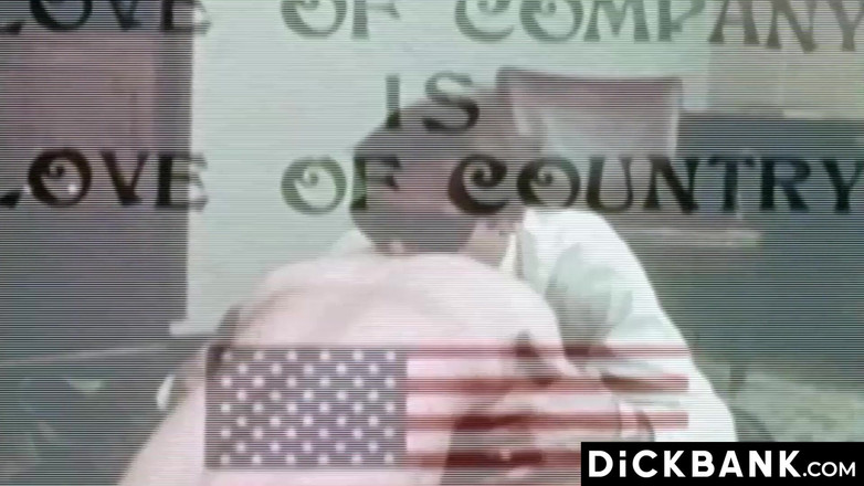 Dick bank: Sarışın eşcinsel götten sikişten sonra vahşi yarak alıyor