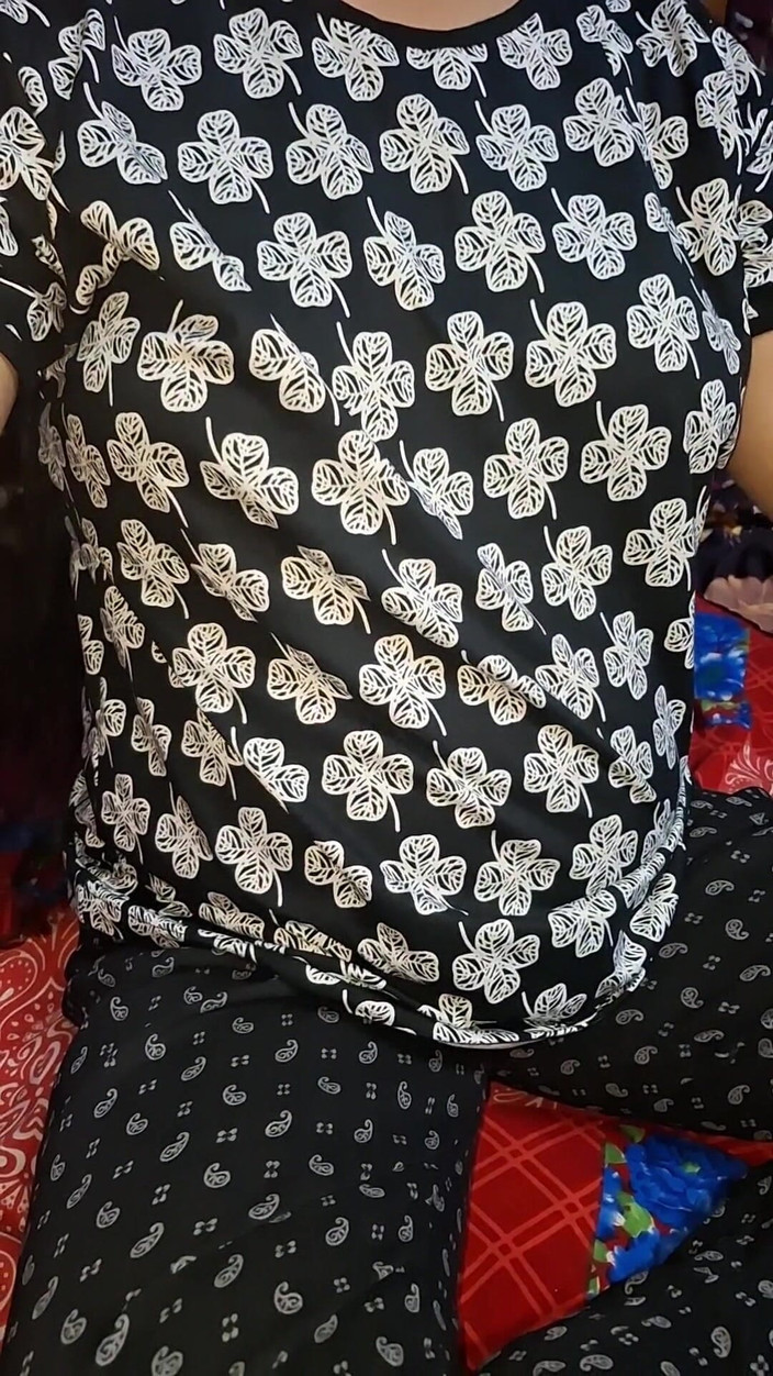 horneySonu: Sexy sonu show nudo dice porcate