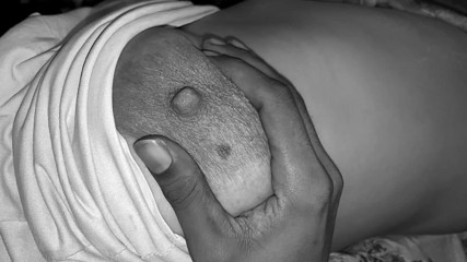 Ritu Bhabhi: main raat men apni sauteli bahan ke stanon ke saath...