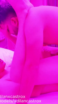 Carino Gay Apre Il Suo Culo per Ottenere Il Cazzo Da Sborrata Dritto
