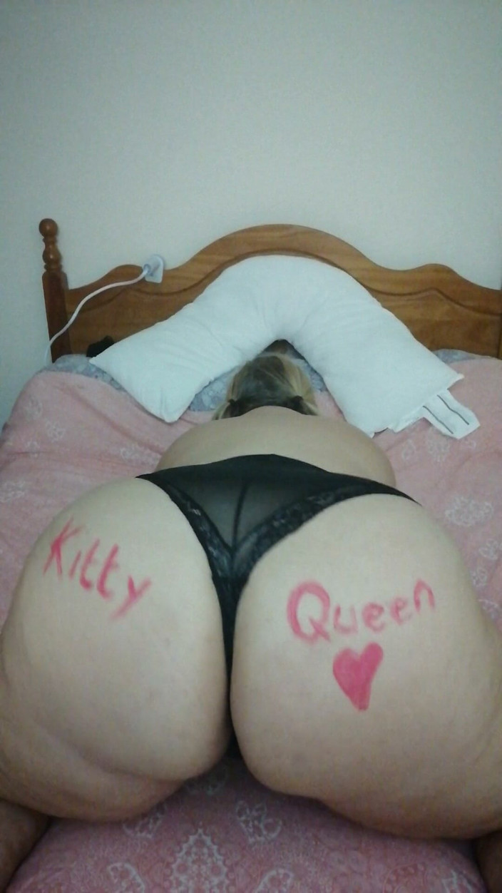 Kitty Queen: Twerking My Big Natural Ass