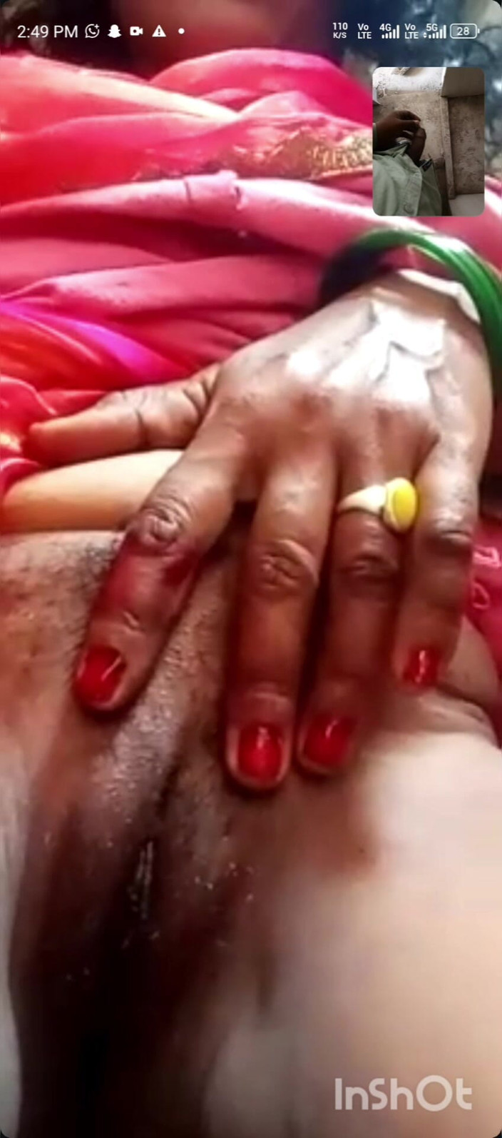 AkashKumar: Desi bhabhi ukázala svůj zadek a kundičku na videohovoru