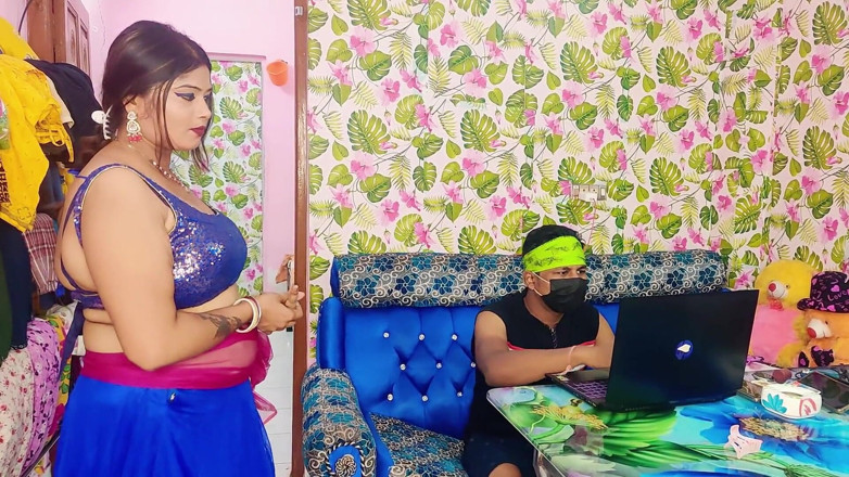 Horny Rose: Rose mengongkek tuan tariannya untuk penambahan