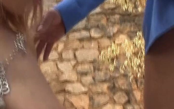 Deutsche Frauen: Niemiecka cycata milf rucha swojego mężczyznę i bawi się dildem