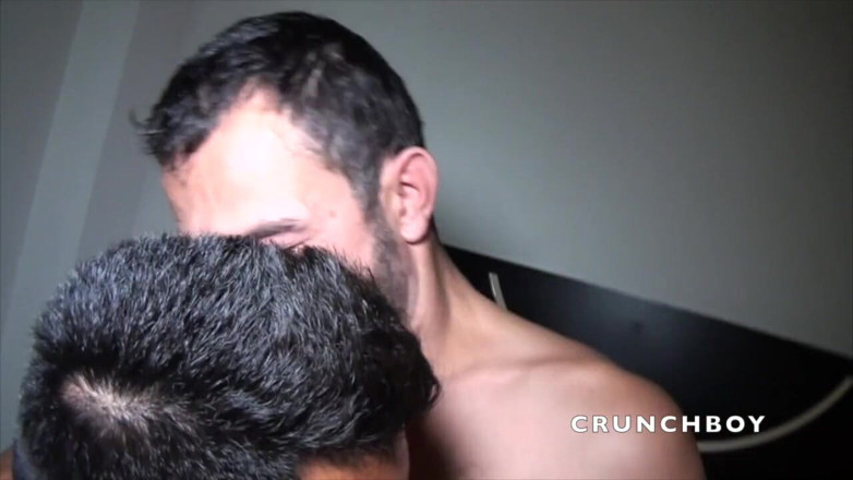 French Twinks Amator videos: Ragazzo latino scopato da papà