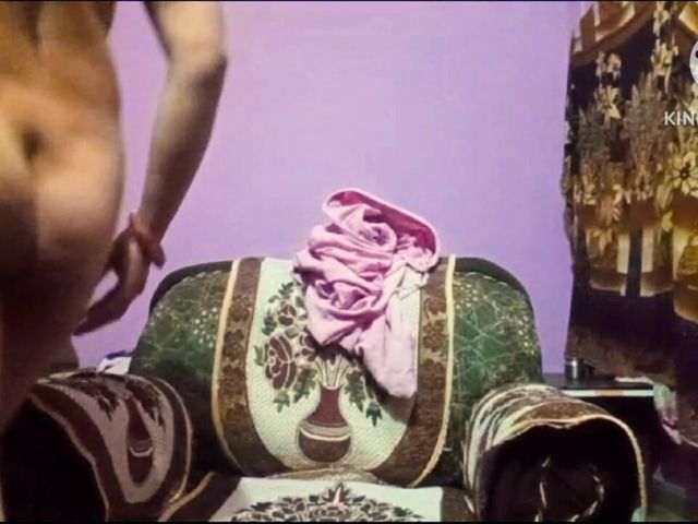 Huge Ass Bhabhi Massage Her Ass and Fingering Her Hairy Pussy (Sexy gunjan)