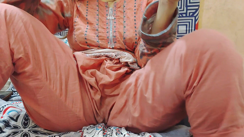 Sairaxsaim: 나는 바지를 설득하려고 했지만 그녀는 오늘 동의하지 않았다.