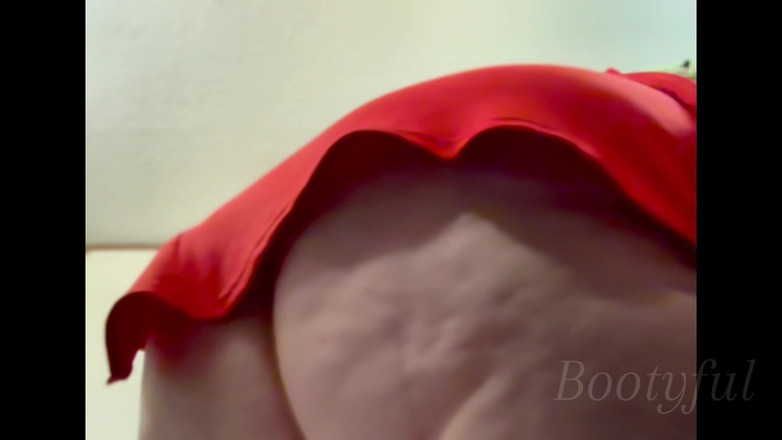 BellaBlast: Pârțuri mirositoare într-un tanga albastru: VEDERE LA PERSOANA 1: FEMEIE MARE ȘI FRUMOASĂ...