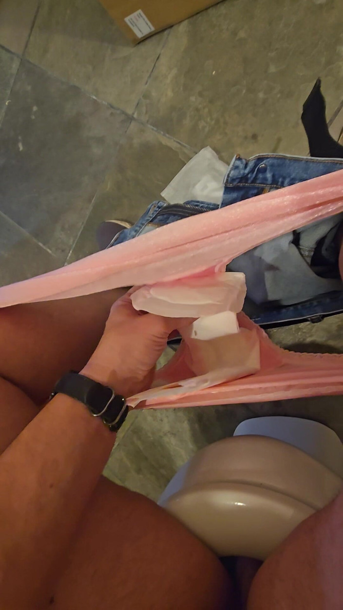 Takepad: Big Pad Placement and Maxi-pad Changing Progress in Bathroom