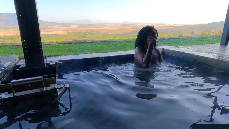 Black Swan: 수영장에서 따먹히는 아침 미스트 매직-핫와이프