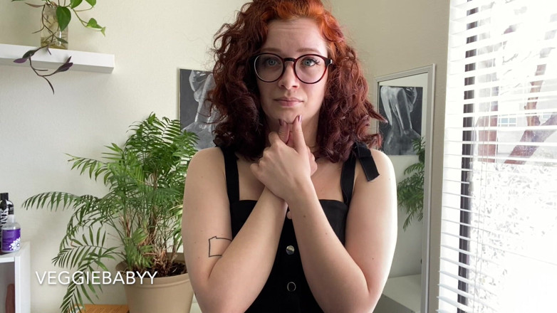 Veggiebabyy: 집주인과 임대료를 지불하는 순진한 소녀