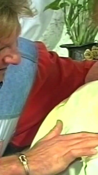Zralá blondýnka saje pulzujícího ptáka s Ahegao Bliss