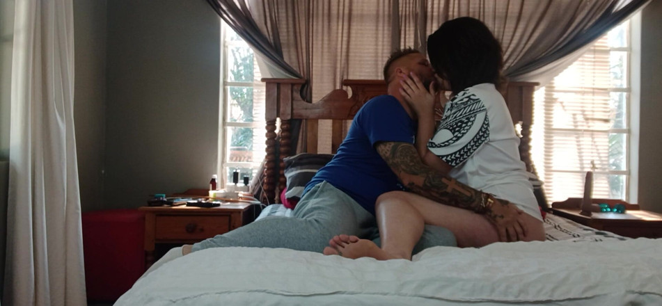 Bigjoefuckalott: 我喜欢小鸡巴男人出轨家庭主妇