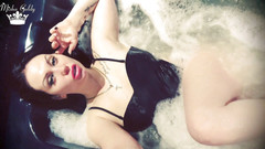 Goddess Misha Goldy: Sexy růžové rty a fetiš s mokrými vlasy