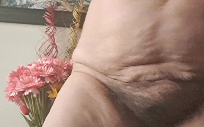 Mommy big hairy pussy: En culotte et toucher le corps mature