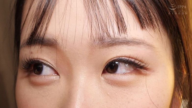 Vulture: 彼女が私の夢を叶えてくれる!AI搭載のアイドルロボット 勇利