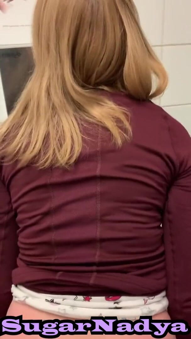 SugarNadya: Went into the airport bathroom with SugarNadya, stripped her and...