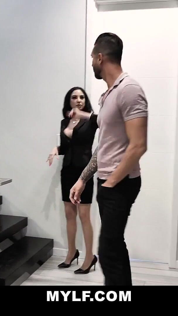 Mylf Official: Emlakçı porno trinity st clair
