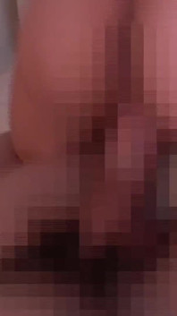 Una moglie ideale che soddisfa il desiderio del marito di essere scopato da altri