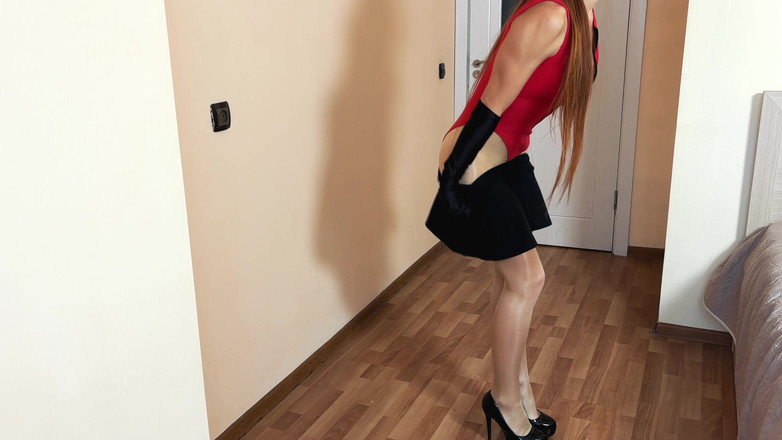 Myredfoxgirl: Cewek sange dengan sepatu hak tinggi dan stoking mengkilap ini...