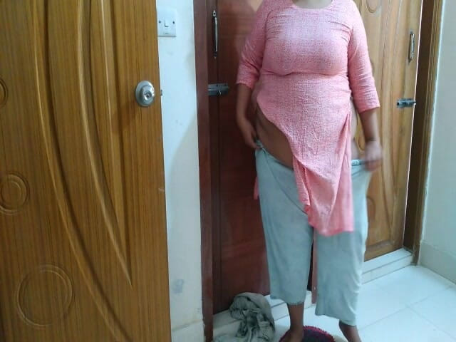Aria Mia: Pantat besar &amp; buah dada besar berkongkek &amp; pancutan mani