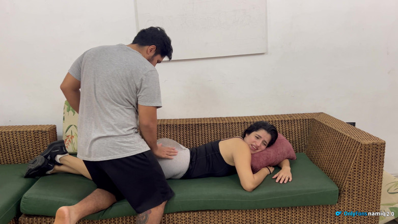 NamiQsein: Tetangga saya mengalami kecelakaan dan saya menyuntikkan penis saya