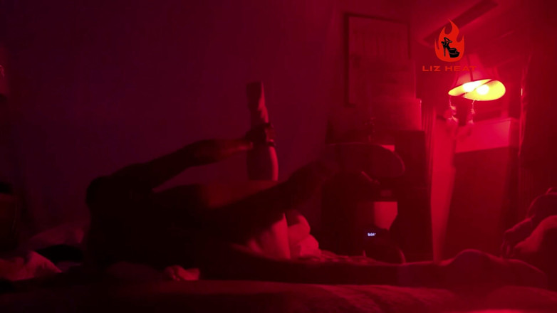 Liz Heat: Rijpe Hoerenvrouw- Rosse Nacht