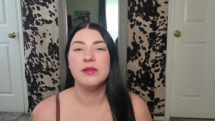 Julia Ryan: Смокчу мою крихітну, як м'яту