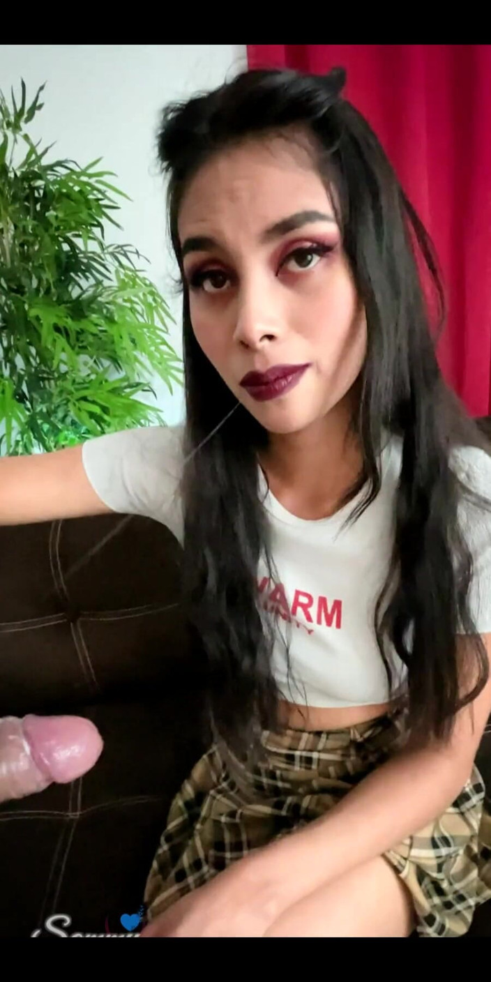 Sammy_corazon: Menekan cikgu dan makan susu yang sedap yang dia tinggalkan...