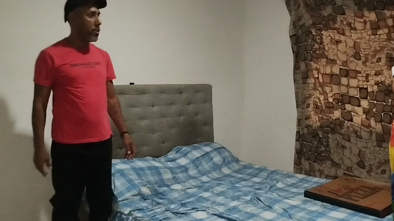 Adribella69: Glücklicher pizza-deal. Kolumbianerin mit dickem arsch wird mit ihrer muschi...