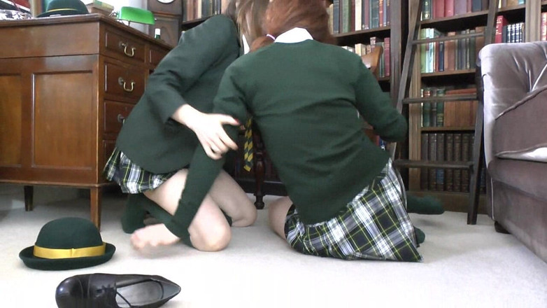 St Mackenzie's Archive: Samantha striptiz yapıyor ve gıdıklıyor Ella