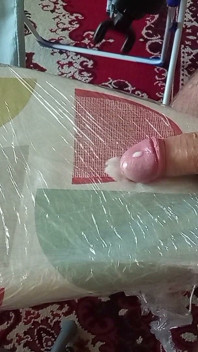 En sevdiğim vibratörle boşalana kadar mastürbasyon yapıyorum