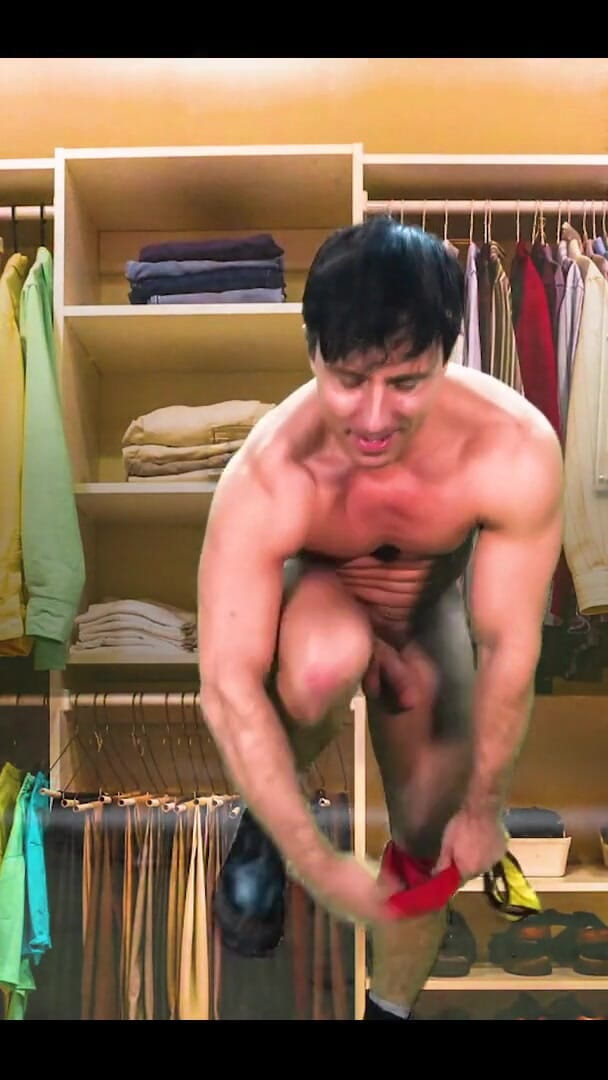 Reese Rideout: Sous-vêtements, essai