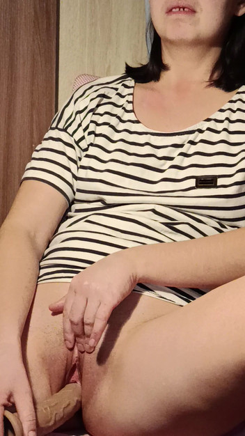 OniSoi: Một mình, tôi muốn bú một con cặc và đụ