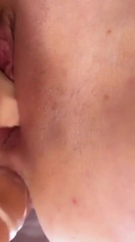 Chịch lỗ hậu với máy đụ POV