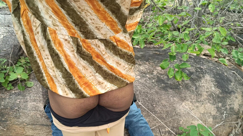 Apple baby: Venkovní sex s nevlastní sestrou