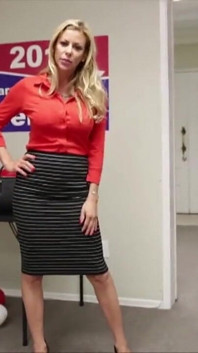 Přistižena, jak se honí milfka Alexis Fawx