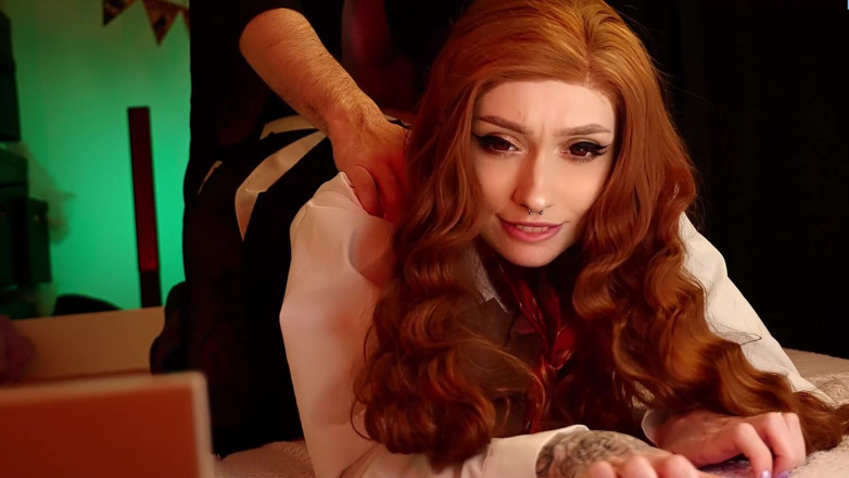 Eva Barbie: La stupida sorellastra ingoia il mio sperma