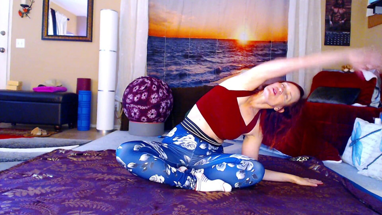 Aurora Willows: Mencangkung dan memecahkan yoga