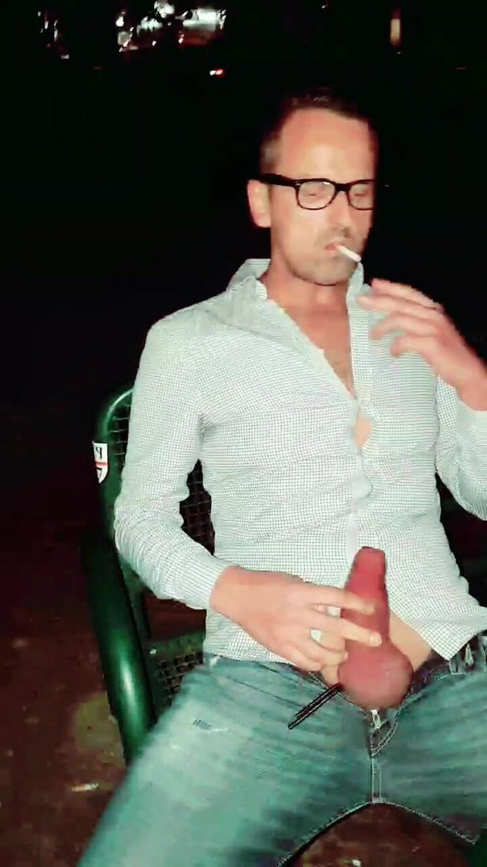 Slutboyben: Slutboyben cam4 最热辣的暴露狂暴露巨大的鸡巴在巡航区被脑交