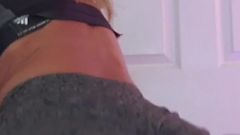 Blonde Twerks