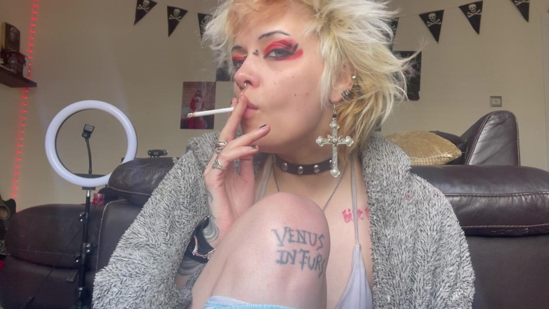 Glitterqueen1999: Röker en cigarett kompilering nya vids