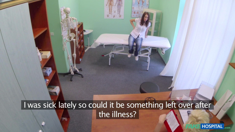Fake Hospital: Falešná nemocnice - nezbedná sestra používá svůj jazyk k léčení sexy...