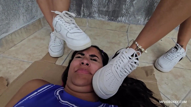 MF Feet: Mach meine schönen sohlen sauber