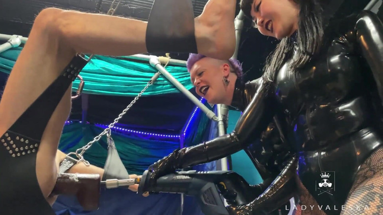 Lady Valeska: Dildobohren