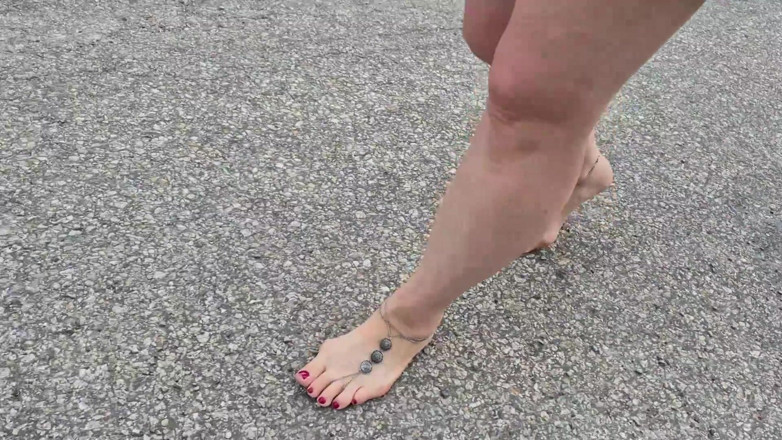 Yvette xtreme: Barefoot on Tour - Video Request Fulfilled!