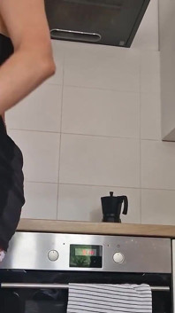 Ajudys - wanilianna si tante seksi amatir yang lagi sange berat di dapur
