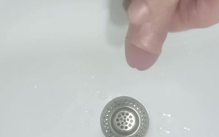 Sexaddicting123: Big Cum in Shorts, Moaning and Bulge Hard